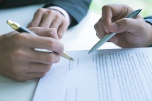 what is the difference between trusts and a will?